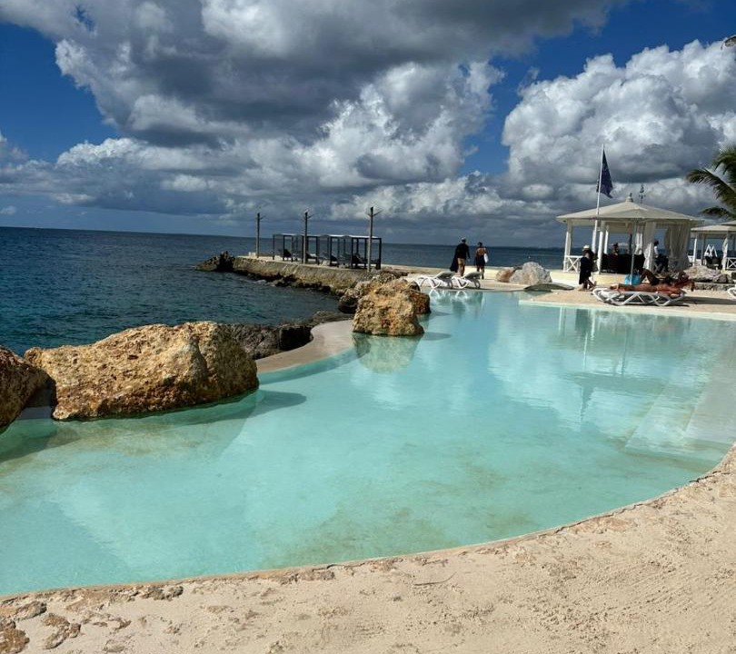 Photo of Others in Dominicus