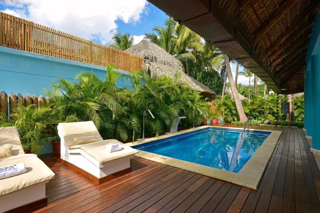 Photo of Others in Dominicus