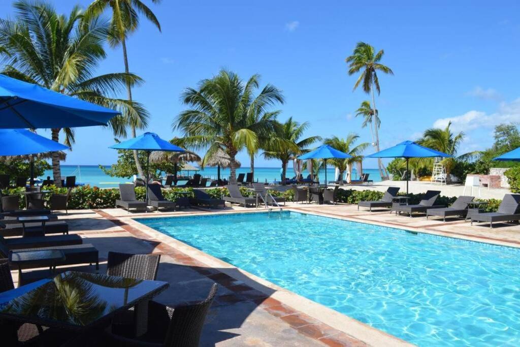 Photo of Others in Dominicus