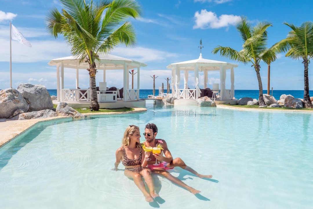 Photo of Others in Dominicus