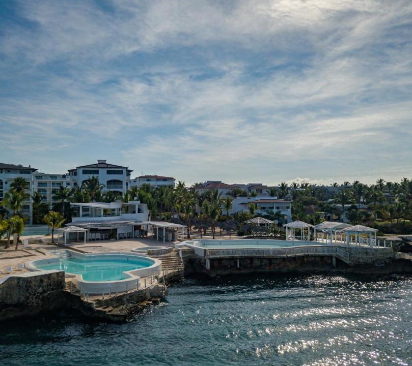 Photo of Others in Dominicus