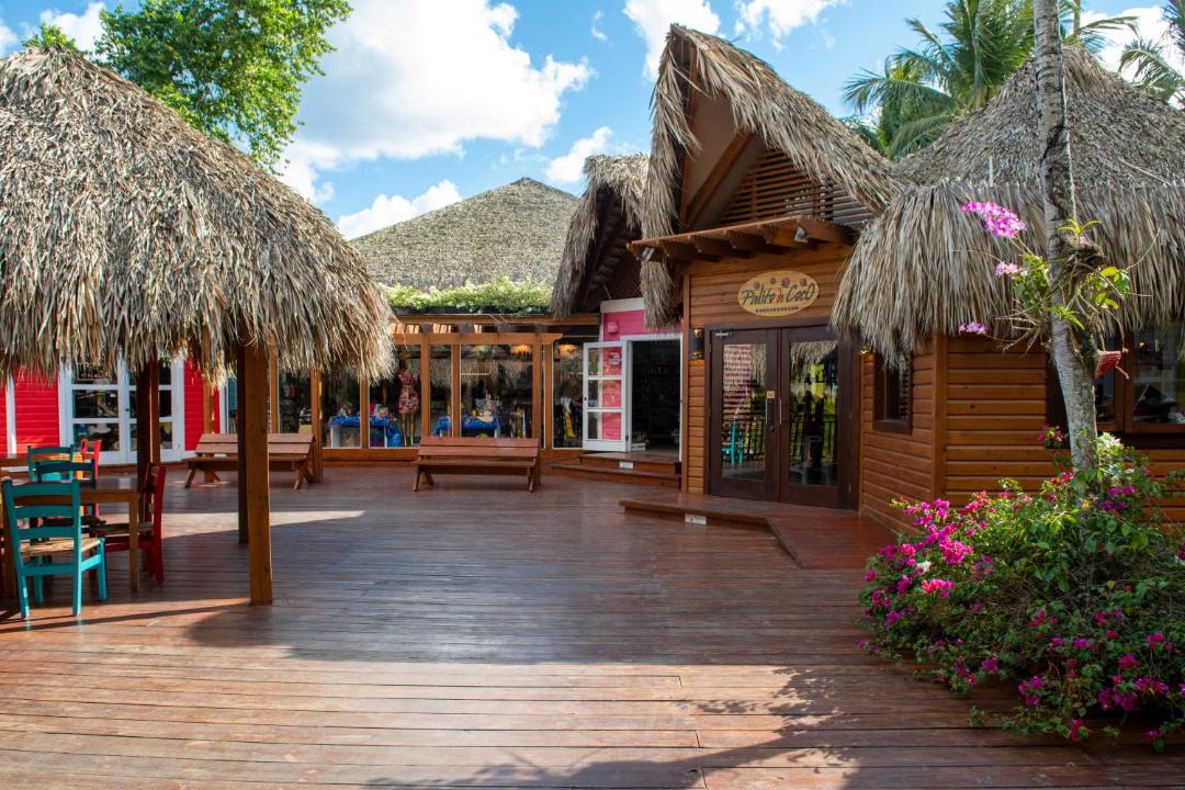 Photo of Others in Dominicus