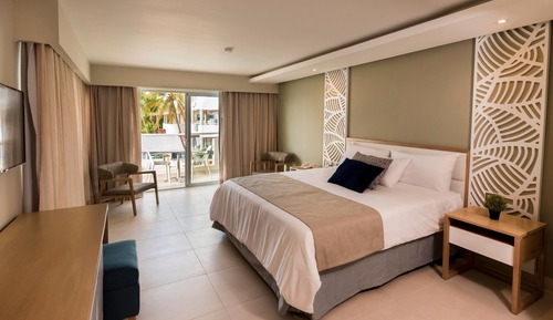 Premium Room, 1 King Bed, Balcony, Garden View