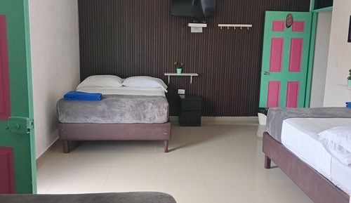 Room, Multiple Beds