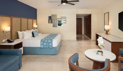 Junior Suite Premium Pool View