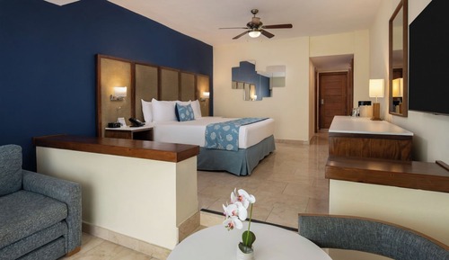 Junior Suite Premium Ocean View with Jacuzzi