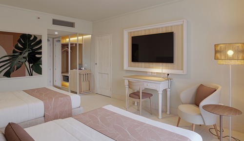 Standard Room, 2 Queen Beds (Accessible, Tropical View)