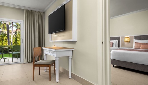 Junior Suite (Club Family, Tropical View)