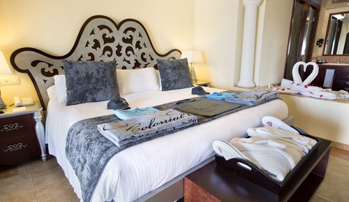 Colonial Club Colonial Jr. STE Ocean Front with Indoor and Outdoor Hot Tub (Adults Only)