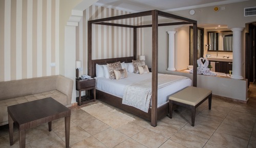 Colonial Club Junior Suite with Indoor Hot Tub (Adults Only)