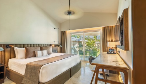 Family Selection Superior Junior Suite Garden View Single Use