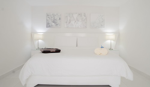 Honeymoon Suite