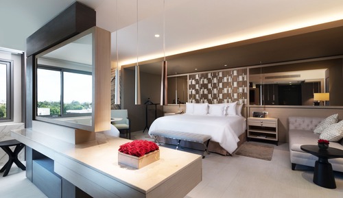 Ambassador Royal Junior Suite