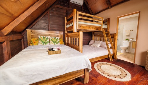 Cabin, Multiple Beds