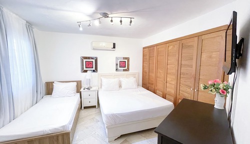 Deluxe Condo, Sea View, Beachfront
