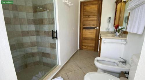 Two-Bedroom Apartment with Balcony and Sea View