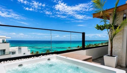 Three-Bedroom Apartment with Sea View