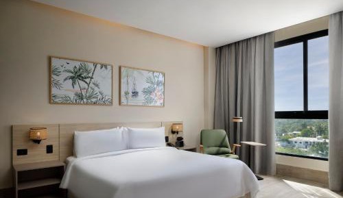 Standard King Room with Garden View