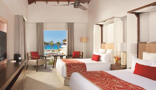 Preferred Club Deluxe Tropical View (2 Adults)