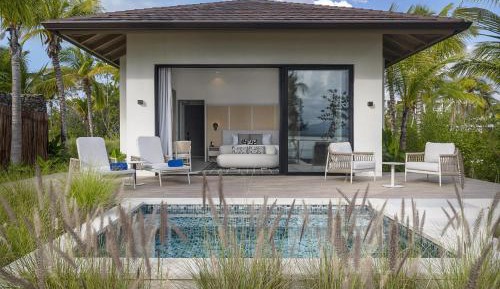 Club Azure King Studio Suite Bungalow - Oceanfront