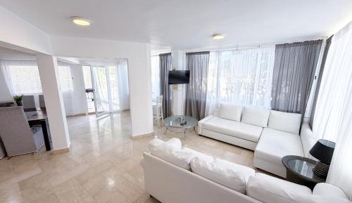King Suite with Ocean View