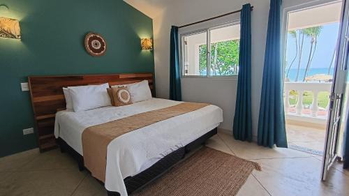 Deluxe Double Room with Balcony and Sea View