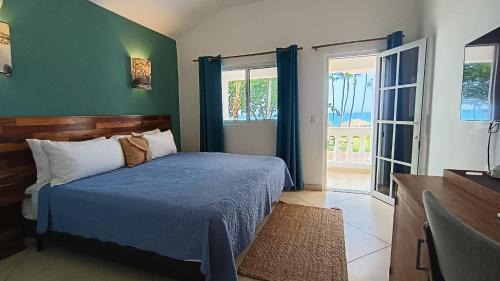Deluxe Double Room with Balcony and Sea View
