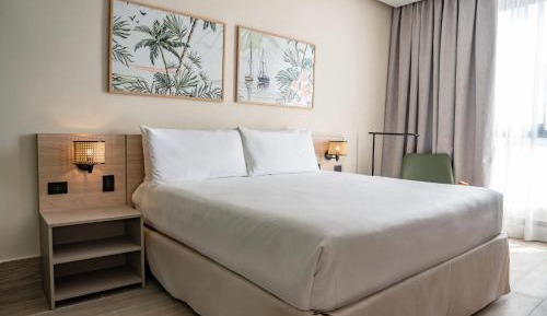 Standard King Room with Garden View