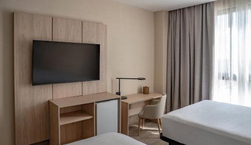 Standard Double Room with Two Double Beds and Mountain View