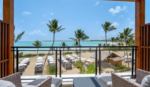 Preferred Club Junior Suite Ocean Front Double Bed