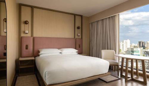 Deluxe Queen Room