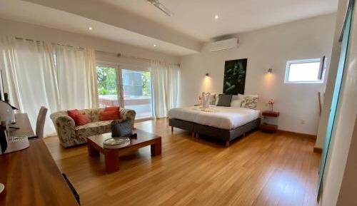 Deluxe Suite with Spa Bath