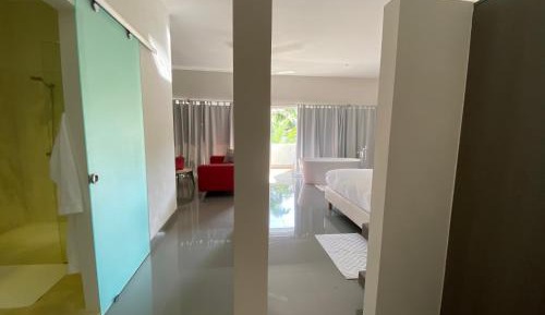 Deluxe King Suite