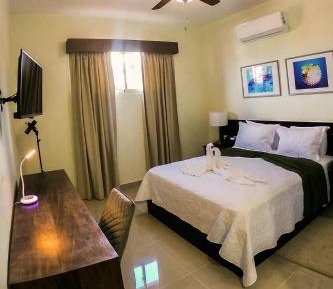 Standard Queen Room