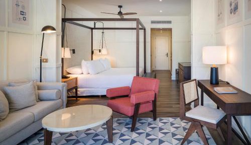El Beso Privilege Junior Suite Pool View