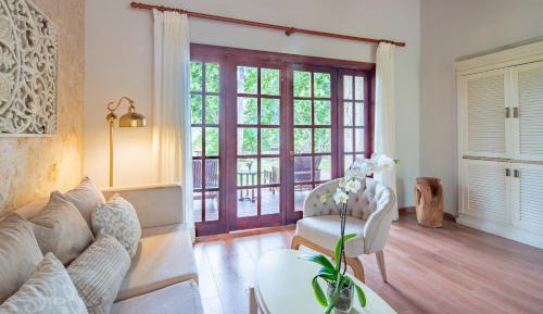Monarch, Villa, 1 King or 2 Queen, Garden view, Balcony