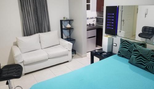 Deluxe Studio