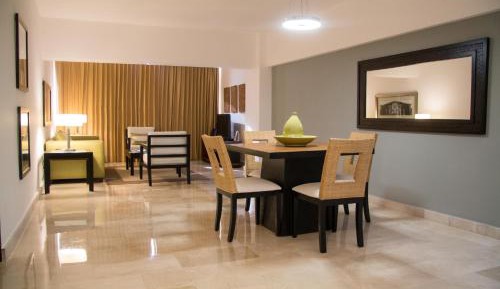 One-Bedroom King Suite with Sofa Bed - Non-Smoking