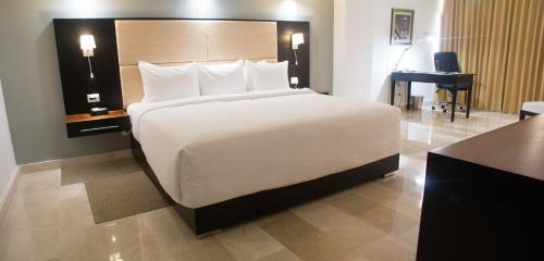 Standard King Bed