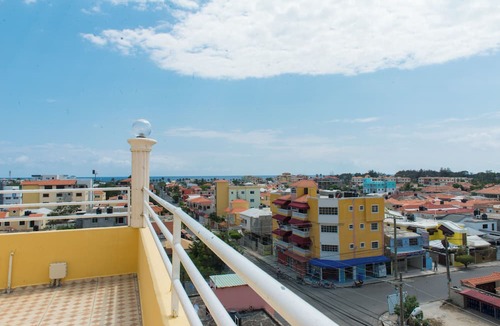 Corales del Sur House | Room-single Room Near SDQ Airport 300 M