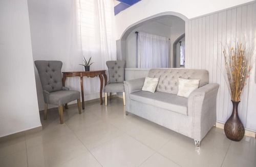 La Primavera Hotel | Caribbean Queen Hotel