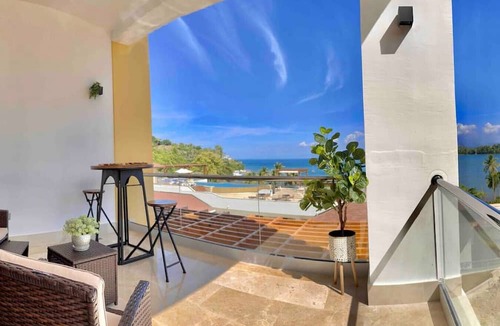 Samana Apartment | Finely Decorated Apt, Spectacular Bay View, Pool, Jacuzzi, Full AC