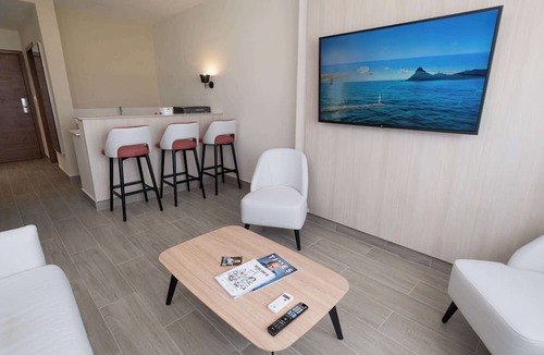 Pepillo Salcedo Hotel | Super 8 By Wyndham Manzanillo