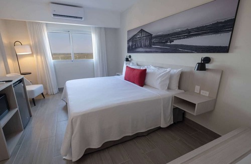 Pepillo Salcedo Hotel | Super 8 By Wyndham Manzanillo