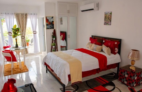 Los Maestros Apartment | Royal Terrace Princess II