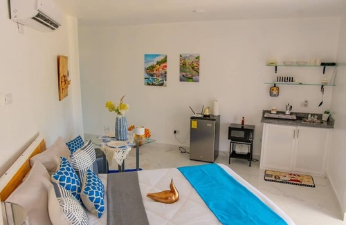 Los Maestros Apartment | ROYAL TERRACE KING IV