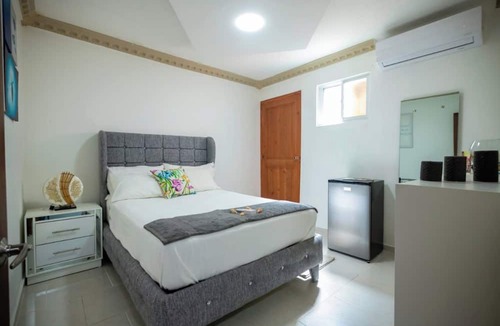 El Batey House | Room-central 1bd and Bth With Common Pic
