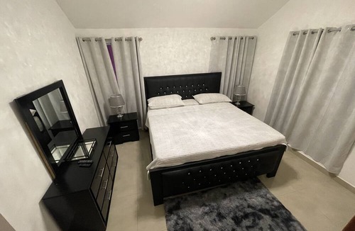 Moca Apartment | Apartamento 3 habitaciones, AC, Netflix, wifi.