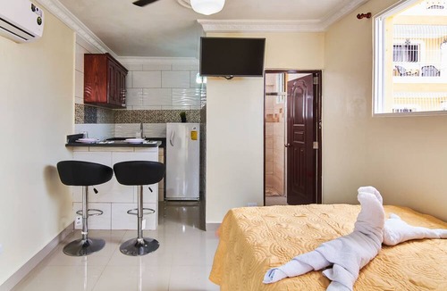 Corales del Sur Apartment | Modern Studio Near Airport Fast Wifi Generator