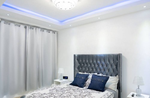 Los Rios Condo | Luxury 2 beds apt. Pool+Gym. Near CIPLA and CCEP